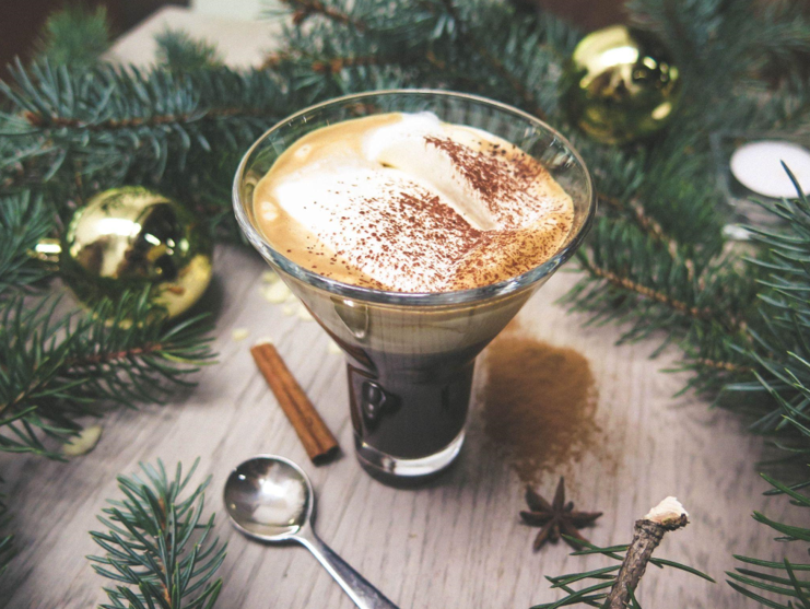 5 Reasons to Choose a Slim Artificial Christmas Tree for Your Home
